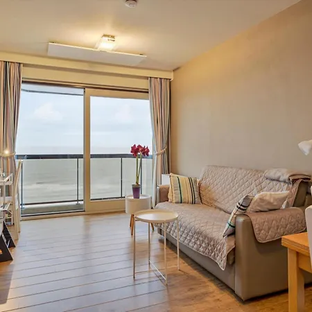 Evelyn In Apartamento Blankenberge